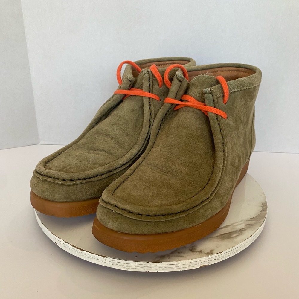 Chukka Boots Army Green  Men 7 womans 8.5